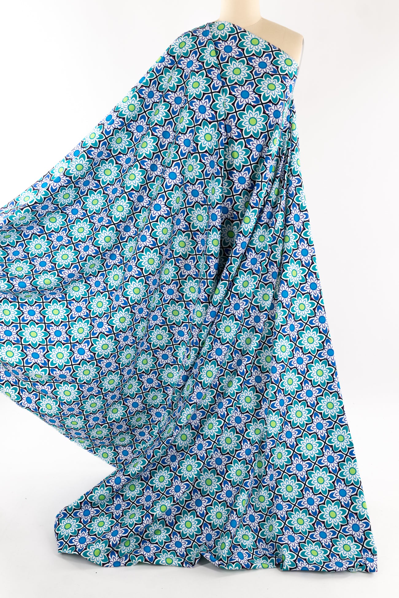 Delft Daisies Italian Stretch Cotton Woven - ENDCUT – Marcy Tilton
