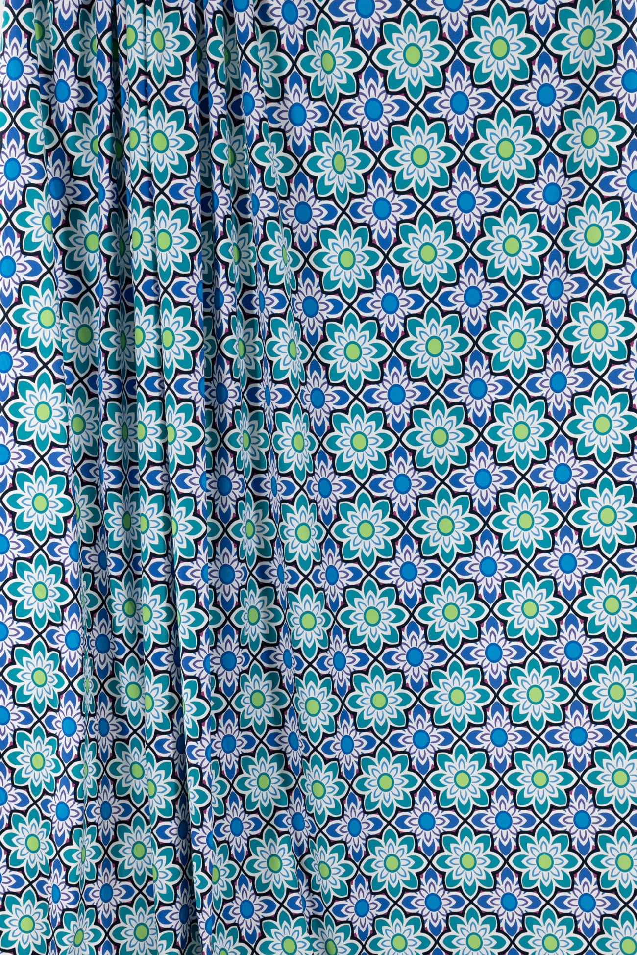 Delft Daisies Italian Stretch Cotton Woven - ENDCUT – Marcy Tilton