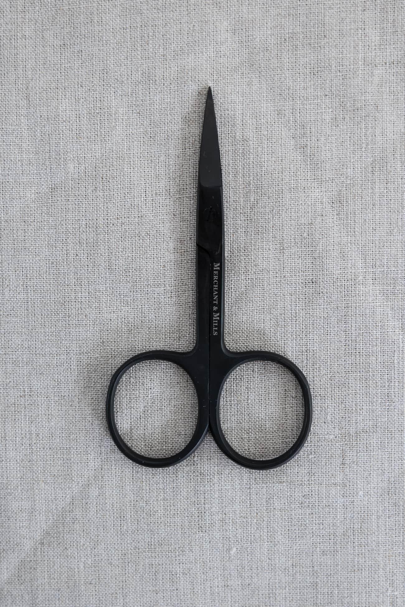 Wide Bow Bow Scissors - Marcy Tilton Fabrics